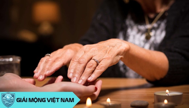 Lời nói của người đã khuất trong mơ là những mảnh ghép bí ẩn của bức tranh tương lai đang dần hiện rõ. Lời nói của người đã khuất trong mơ là những mảnh ghép bí ẩn của bức tranh tương lai đang dần hiện rõ.